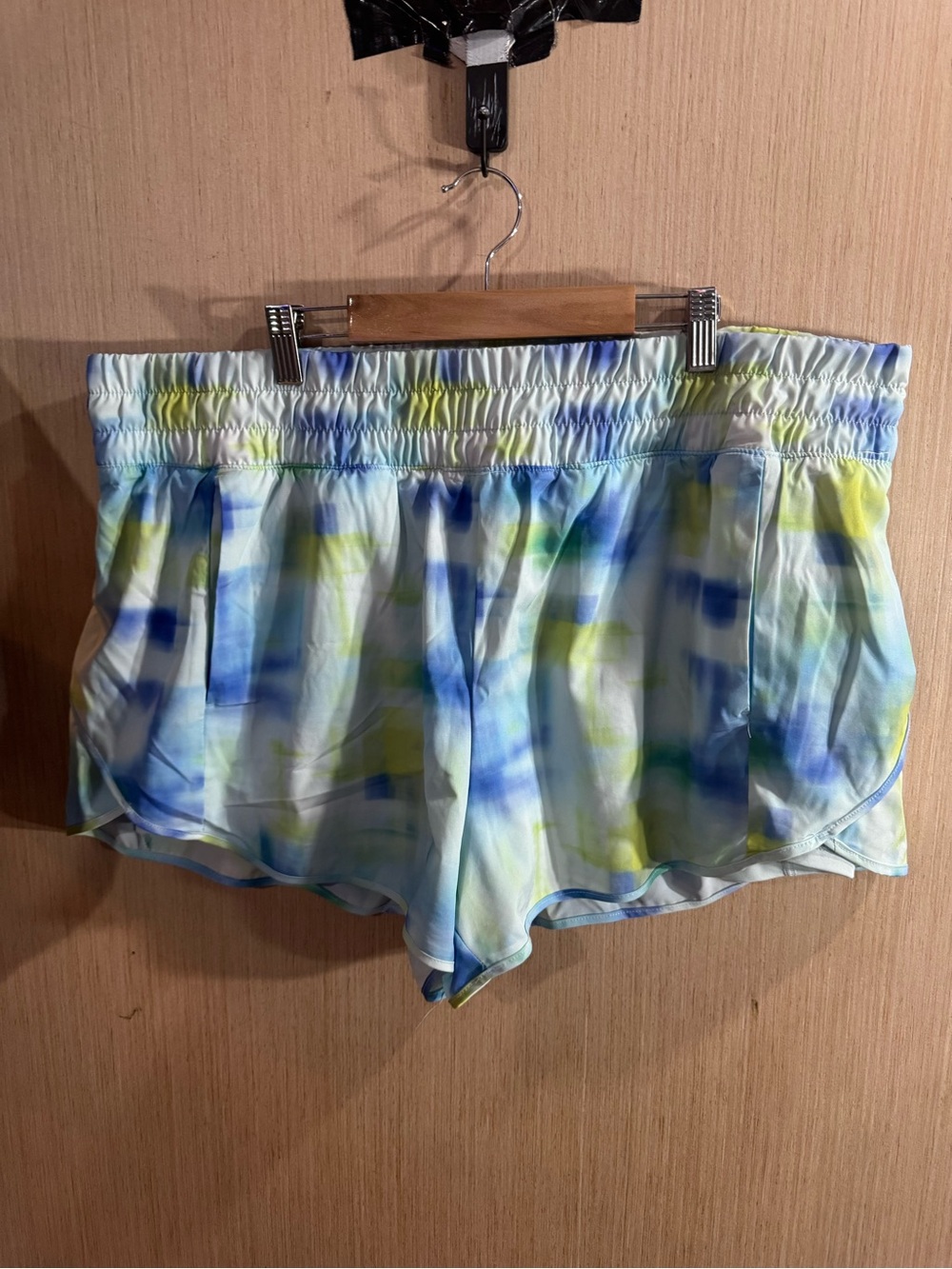 Women’s  Blue & Lime Watercolor Athletic Shorts Size 22